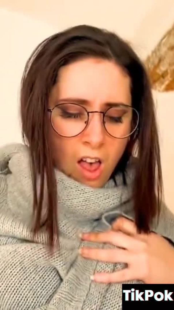 Glasses girl got fuck between panties